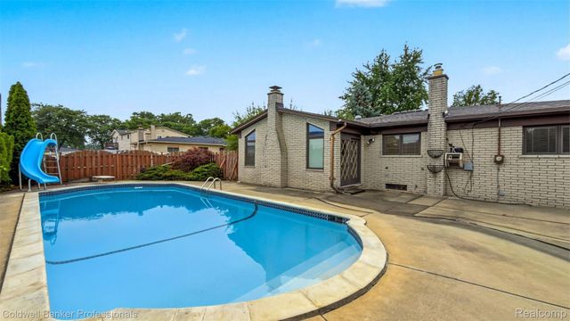 36544 Thomas Drive, Sterling Heights, MI 48312
