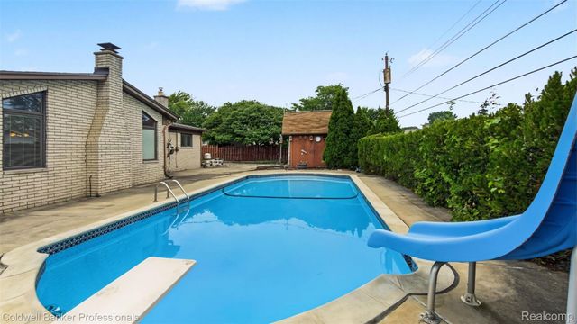 36544 Thomas Drive, Sterling Heights, MI 48312