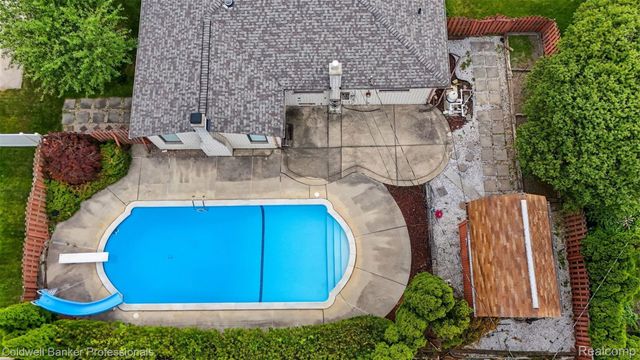 36544 Thomas Drive, Sterling Heights, MI 48312
