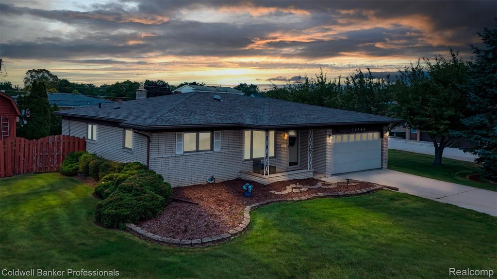 36544 Thomas Drive, Sterling Heights, MI 48312