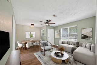 702 S Holmes Street, La Porte, TX 77571