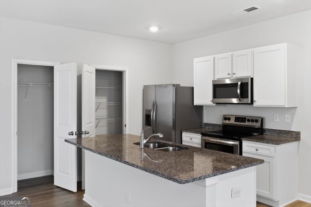 110 Village Green Drive NW, Adairsville, GA 30103