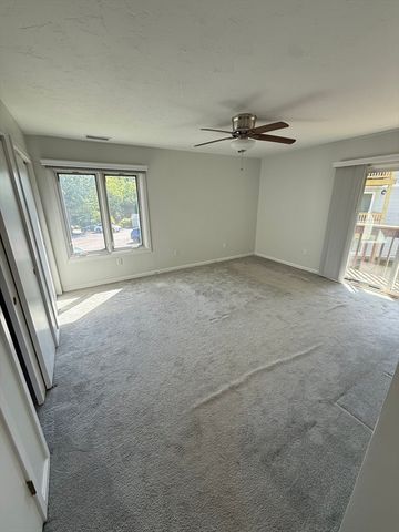 330 Sunderland Rd 39, Worcester, MA 01604