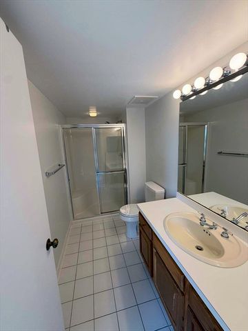 330 Sunderland Rd 39, Worcester, MA 01604