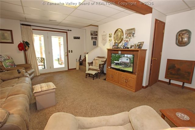421 Mistletoe Lane, Elkview, WV 25071