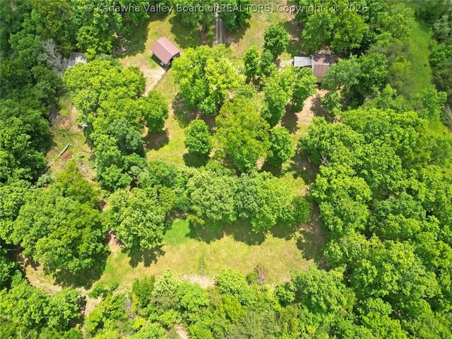 421 Mistletoe Lane, Elkview, WV 25071