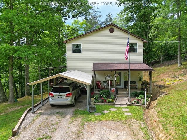 421 Mistletoe Lane, Elkview, WV 25071