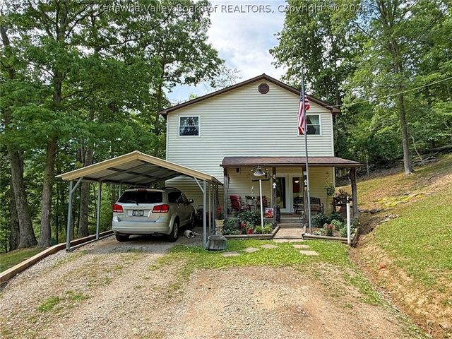 421 Mistletoe Lane, Elkview, WV 25071