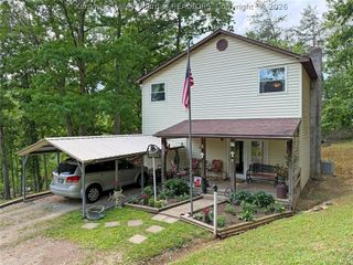 421 Mistletoe Lane, Elkview, WV 25071