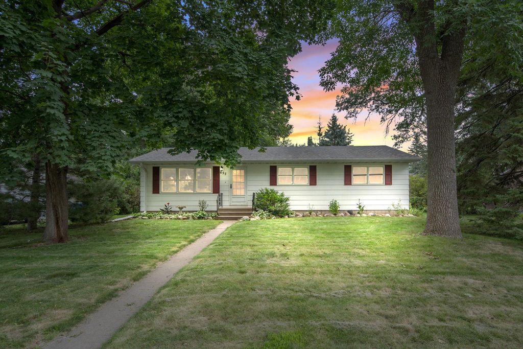 653 12th Avenue NW, New Brighton, MN 55112