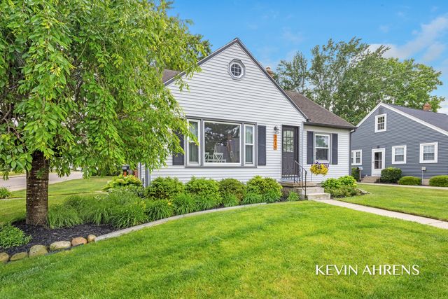 3610 Crystal Street SW, Grandville, MI 49418