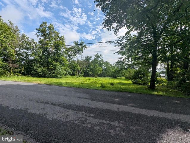 2565 ALLENTOWN RD, Quakertown, PA 18951