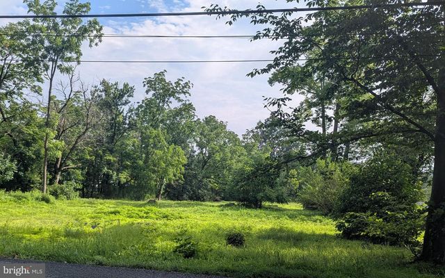 2565 ALLENTOWN RD, Quakertown, PA 18951