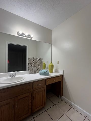 2303 Shadybrook Lane, Dothan, AL 36303