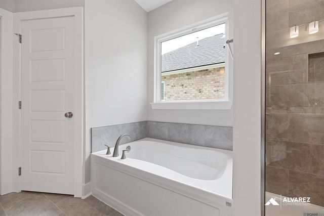 25305 Burlington Dr, Denham Springs, LA 70726