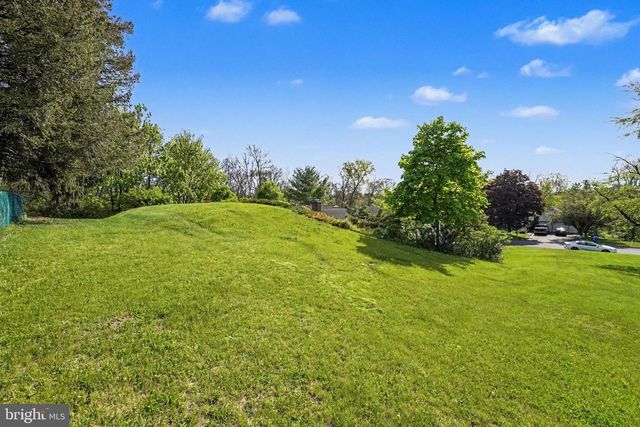 280 SHATTO DRIVE, Carlisle, PA 17013
