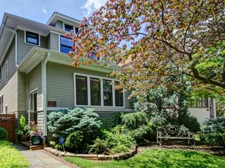 415 N Taylor Avenue, Oak Park, IL 60302