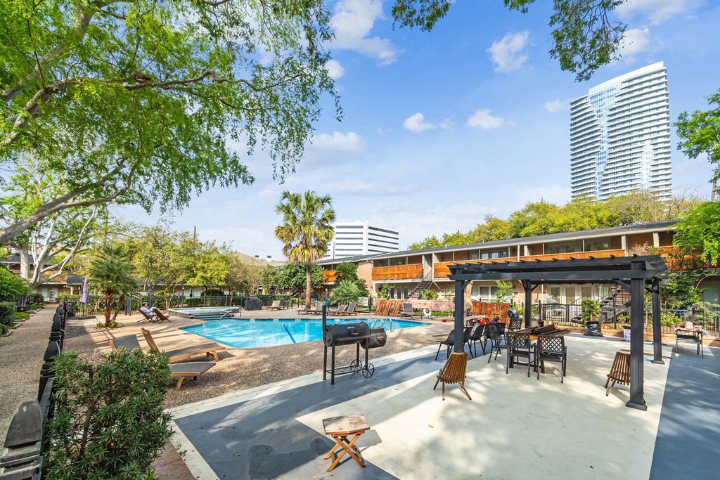 3922 W Alabama Street 1, Houston, TX 77027