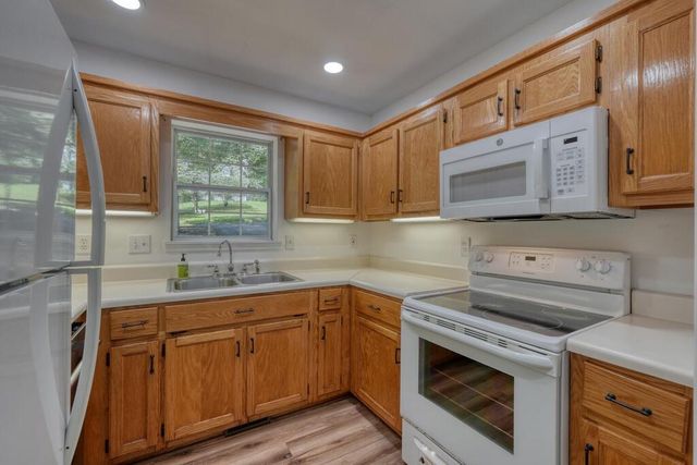 2092 Woodlake Lane, Young Harris, GA 30582