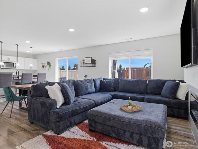 15069 Iverson Loop SE, Yelm, WA 98597