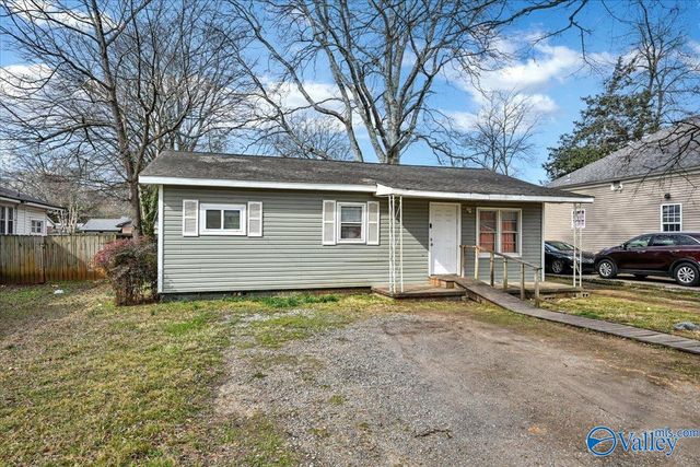 409 10th Avenue SW, Decatur, AL 35601