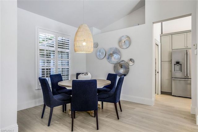 914 Marble DR, Naples, FL 34104