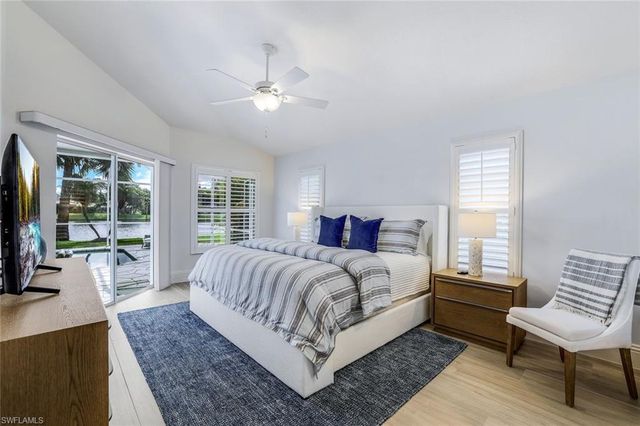 914 Marble DR, Naples, FL 34104
