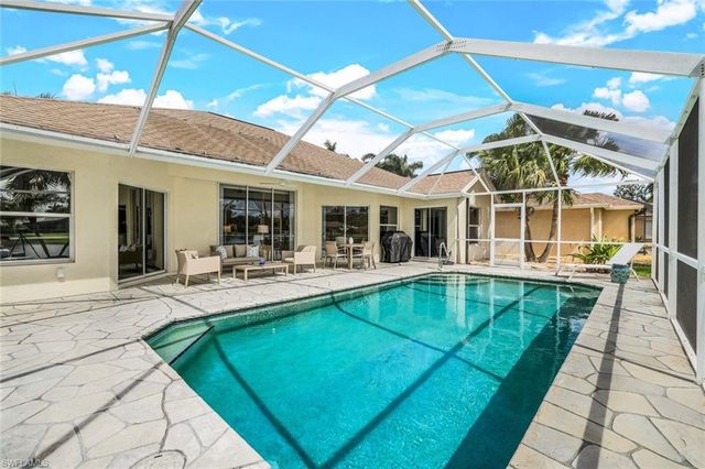 914 Marble DR, Naples, FL 34104