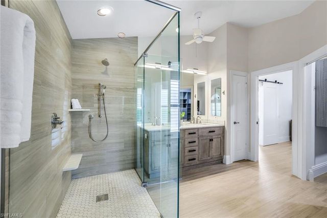 914 Marble DR, Naples, FL 34104