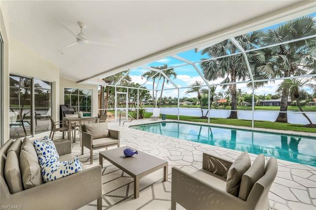 914 Marble DR, Naples, FL 34104