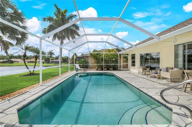 914 Marble DR, Naples, FL 34104