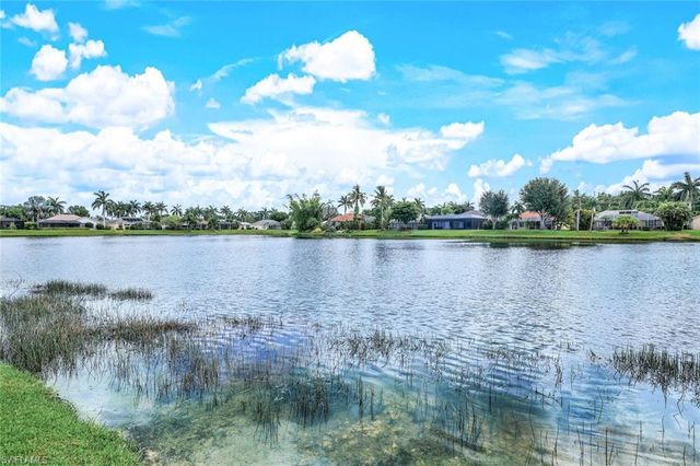 914 Marble DR, Naples, FL 34104