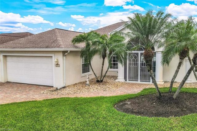 914 Marble DR, Naples, FL 34104