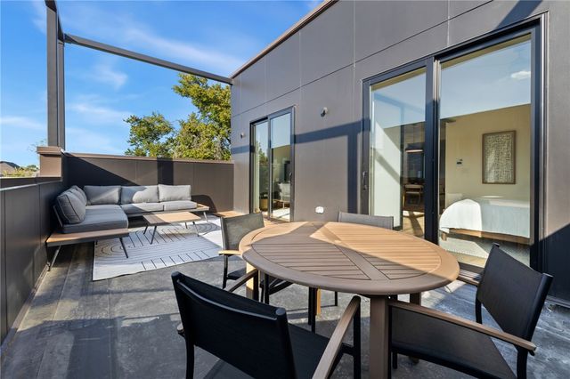 319 SE Market Alley 202, Bentonville, AR 72712