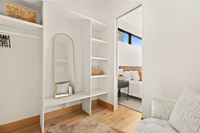 319 SE Market Alley 202, Bentonville, AR 72712