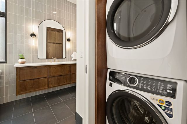 319 SE Market Alley 202, Bentonville, AR 72712