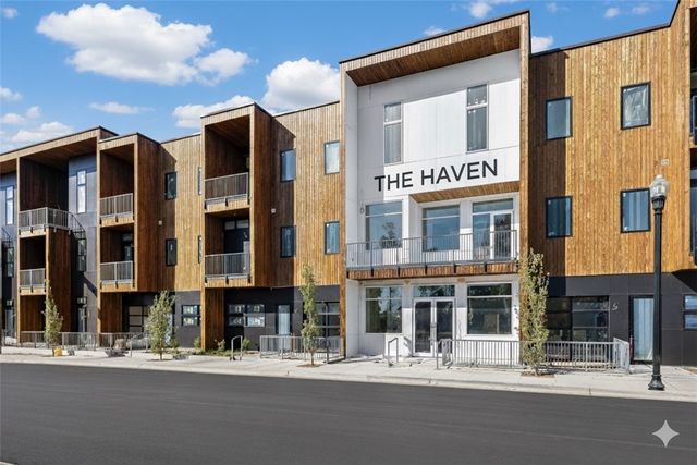 319 SE Market Alley 202, Bentonville, AR 72712