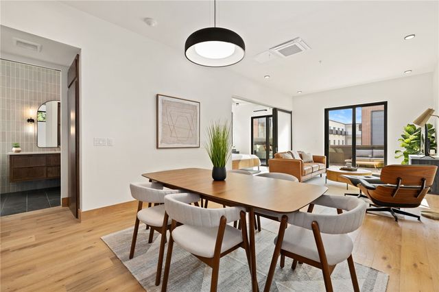 319 SE Market Alley 202, Bentonville, AR 72712