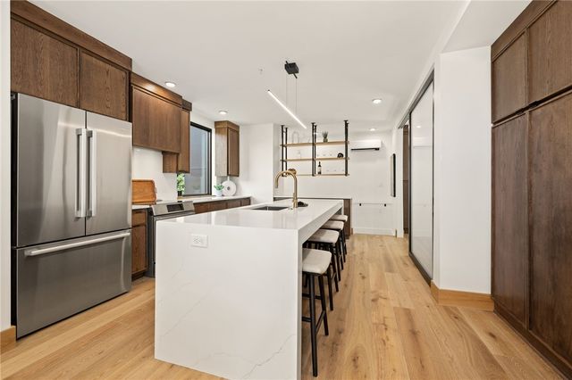 319 SE Market Alley 202, Bentonville, AR 72712