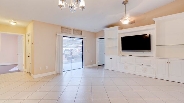 4782 Sunny Palm Circle D, West Palm Beach, FL 33415