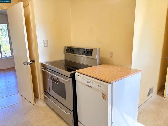 3 Rita Way, Orinda, CA 94563