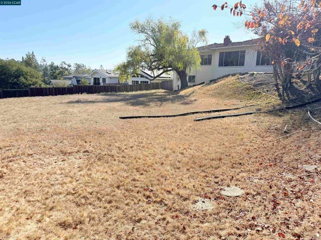 3 Rita Way, Orinda, CA 94563