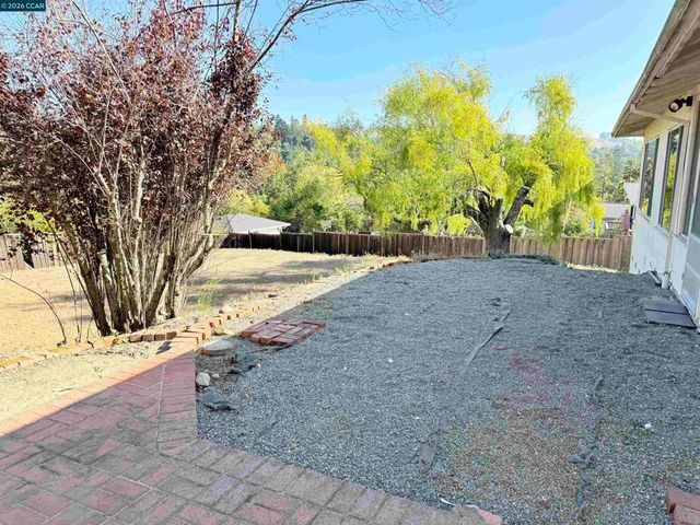 3 Rita Way, Orinda, CA 94563
