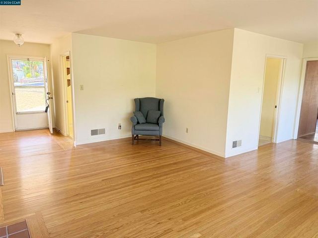 3 Rita Way, Orinda, CA 94563