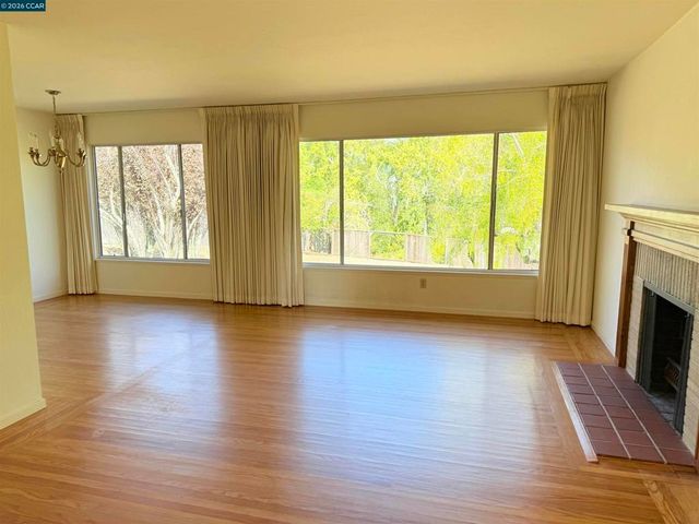 3 Rita Way, Orinda, CA 94563