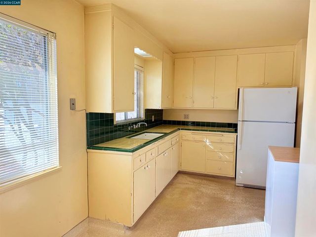 3 Rita Way, Orinda, CA 94563