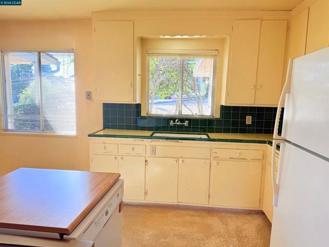 3 Rita Way, Orinda, CA 94563