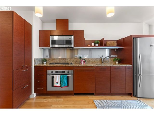 3601 S RIVER Pkwy 2202, Portland, OR 97239