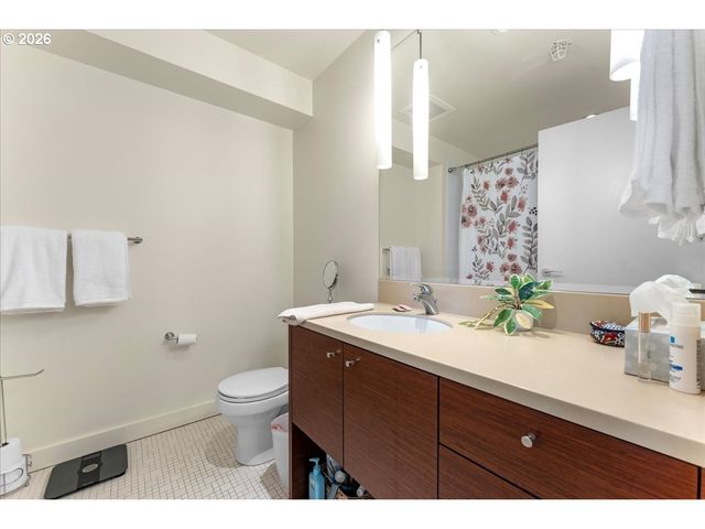 3601 S RIVER Pkwy 2202, Portland, OR 97239