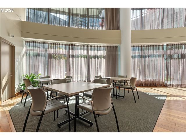 3601 S RIVER Pkwy 2202, Portland, OR 97239